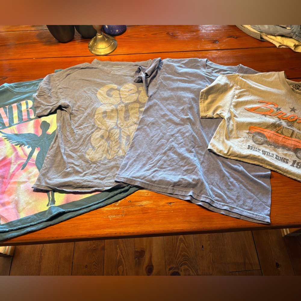 Women’s batch of 4: Graphic T-Shirt Set - Blue and Gray